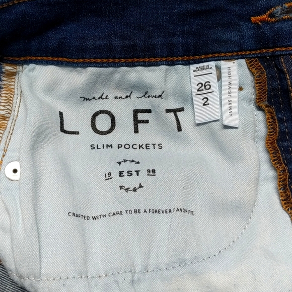 Loft High Waist Skinny Denim in a Dark wash size 26. - Picture 4 of 6